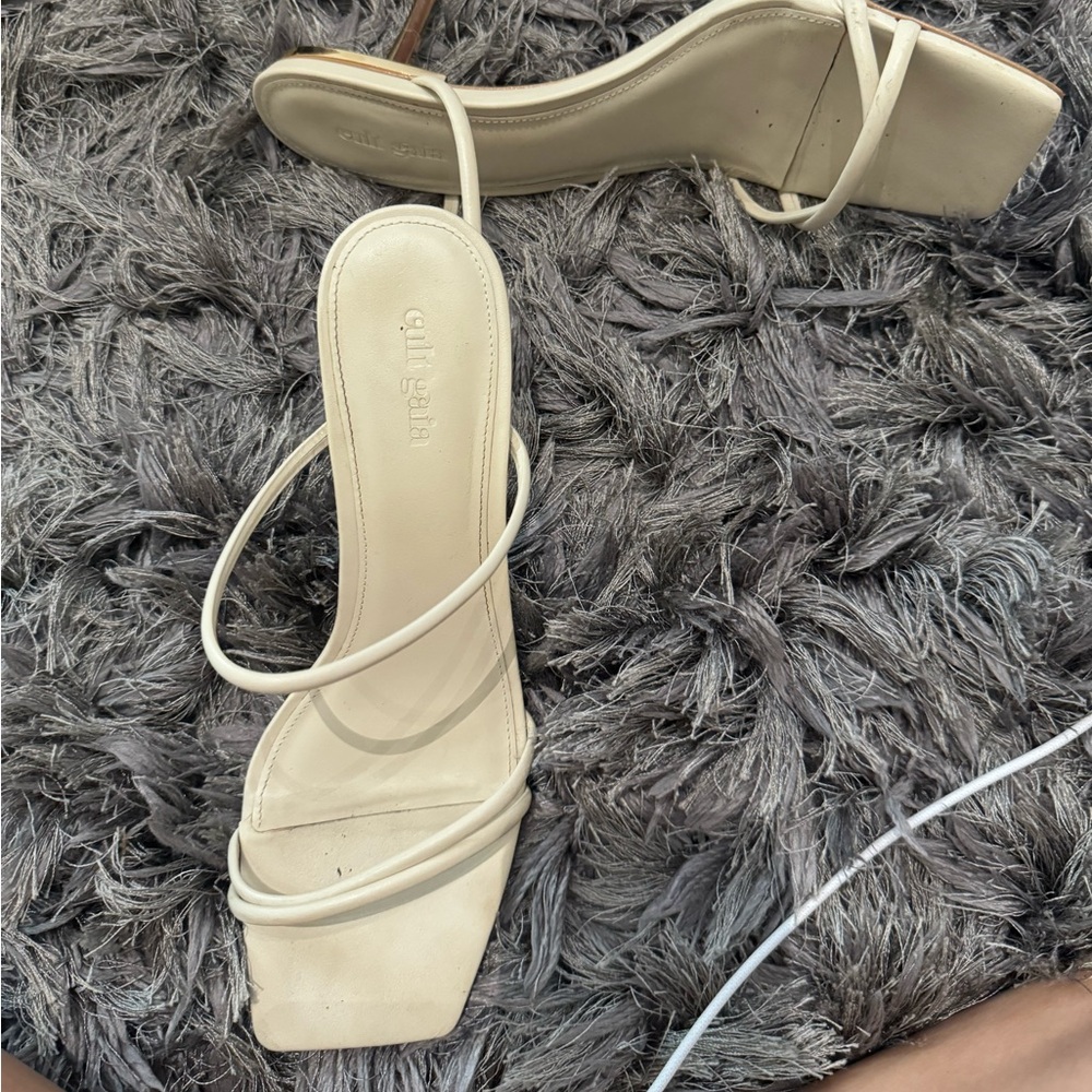 Cult Gaia white heels - Picture 2 of 6